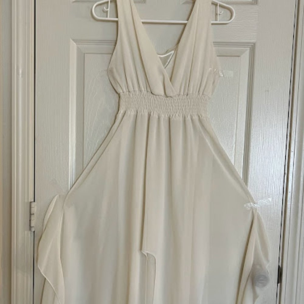 Women Elegant chiffon beige / cream sleeveless long / maxi dress